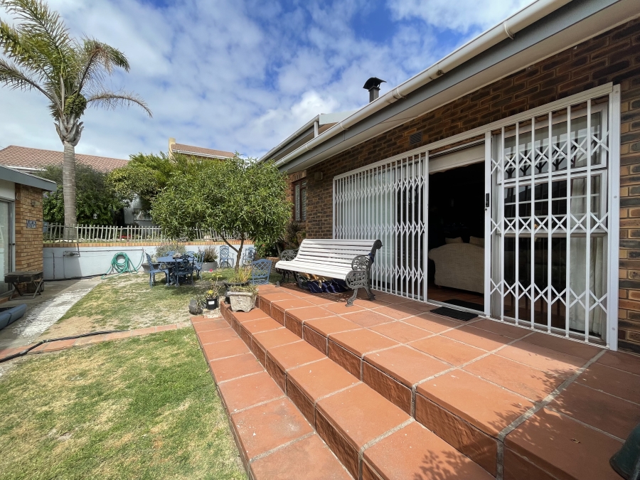 4 Bedroom Property for Sale in Country Club Western Cape